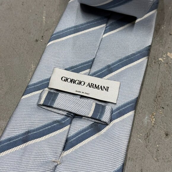 Giorgio Armani Tie Striped 100% Silk Made in Italy Woven Blue 4" - Picture 4 of 5